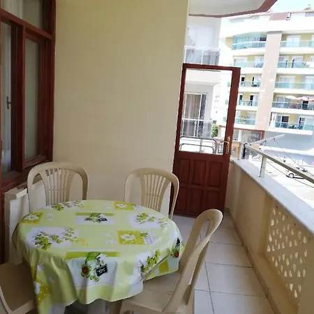 Caner Sitesi Apt No:211b Blok/b Kat:2 No:5 *