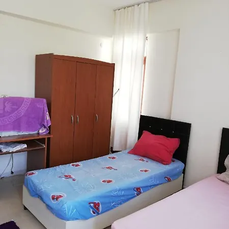 Caner Sitesi Apt No:211b Blok/b Kat:2 No:5 *