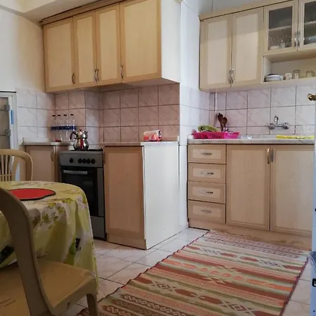 Caner Sitesi Apt No:211b Blok/b Kat:2 No:5 Apartment