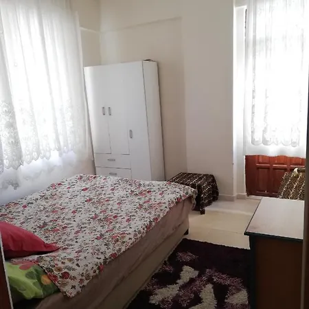 Caner Sitesi Apt No:211b Blok/b Kat:2 No:5